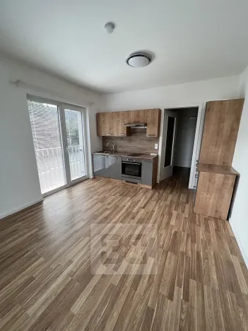 Pronájem bytu 1+kk, Praha - Libeň, Novovysočanská, 25 m2