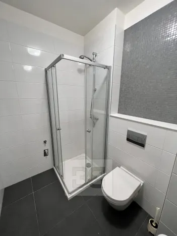 Pronájem bytu 1+kk, Praha - Libeň, Novovysočanská, 25 m2