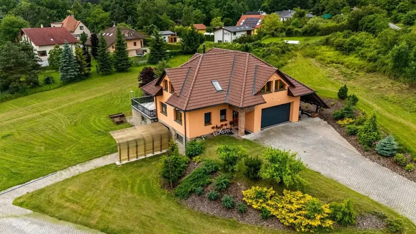 Prodej rodinného domu, Buš, 375 m2