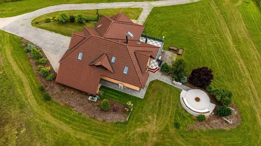 Prodej rodinného domu, Buš, 375 m2