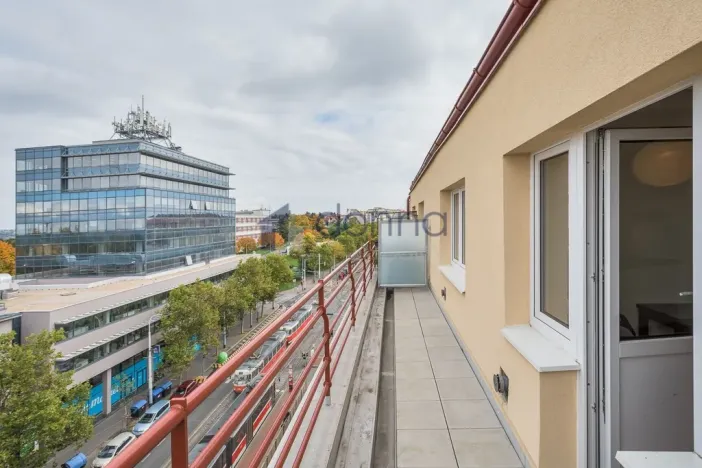 Pronájem bytu 2+kk, Praha, Hartigova, 47 m2