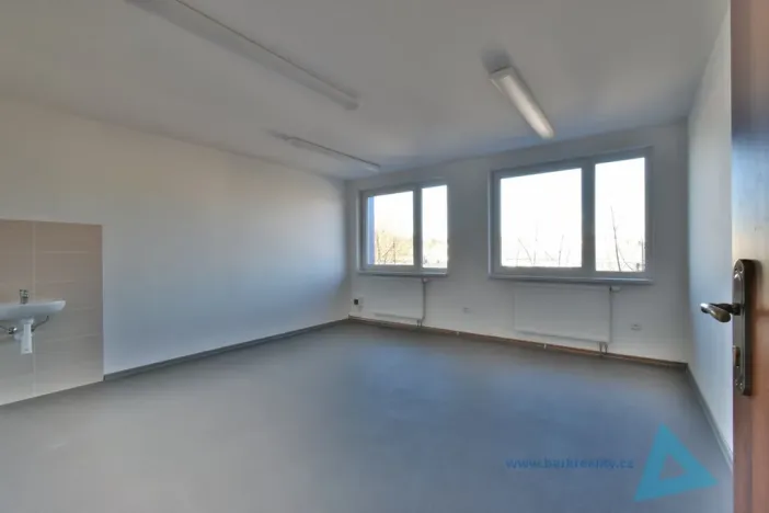 Pronájem kanceláře, Nová Paka, Pražská, 20 m2