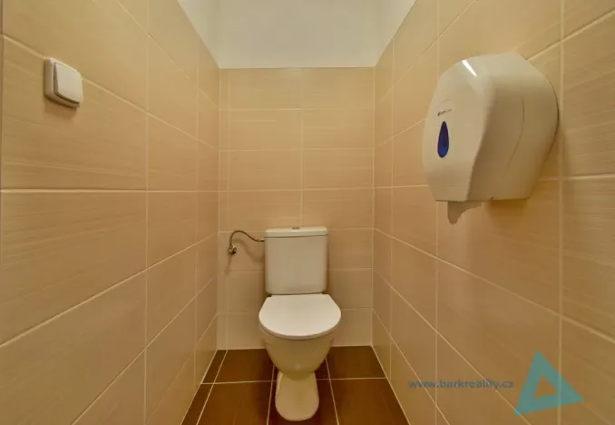 Pronájem kanceláře, Nová Paka, Pražská, 20 m2