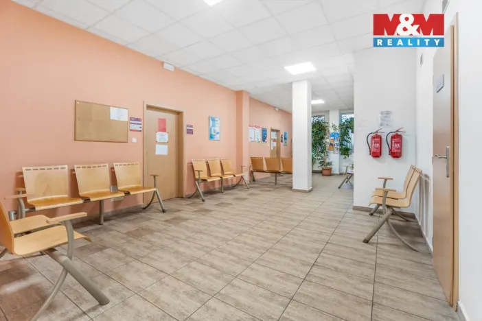 Pronájem obchodního prostoru, Ústí nad Labem - Severní Terasa, Šrámkova, 32 m2