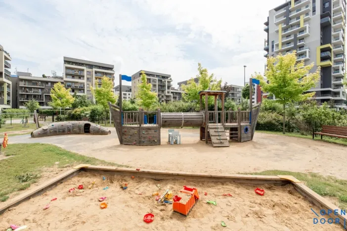 Pronájem bytu 2+kk, Praha - Modřany, Komořanská, 60 m2