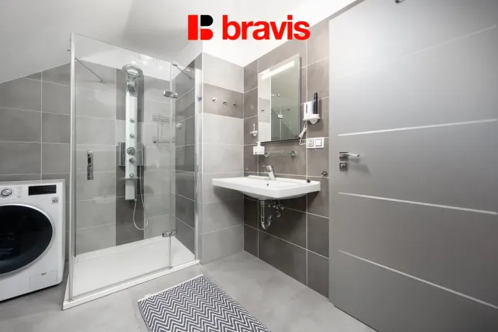 Prodej bytu 2+kk, Moravany, Višňová, 95 m2