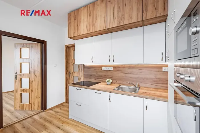 Pronájem bytu 3+1, Jindřichův Hradec, Kosmonautů, 65 m2