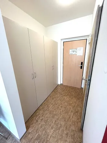 Pronájem bytu 1+kk, Praha - Smíchov, Křížová, 27 m2