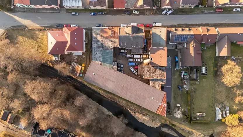 Prodej výrobních prostor, Kolinec, 2640 m2