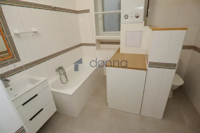 Pronájem bytu 2+kk, Praha, Štěpánská, 40 m2