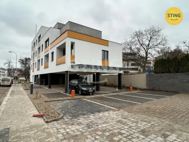 Pronájem bytu 2+kk, Pardubice, Husova, 56 m2