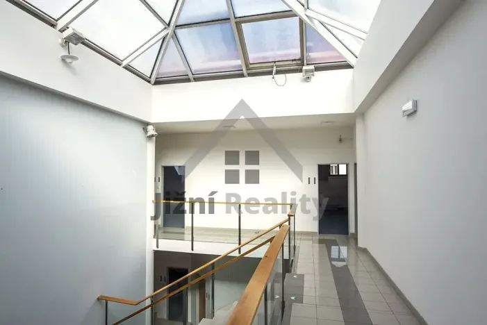 Pronájem obchodního prostoru, Praha - Břevnov, Bělohorská, 1054 m2