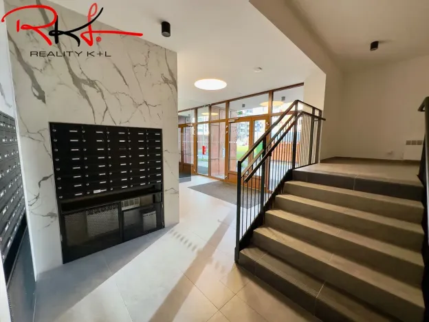 Prodej garáže, Praha, Kardausova, 14 m2