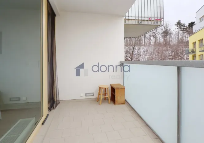 Pronájem bytu 2+kk, Praha, Jeseniova, 56 m2