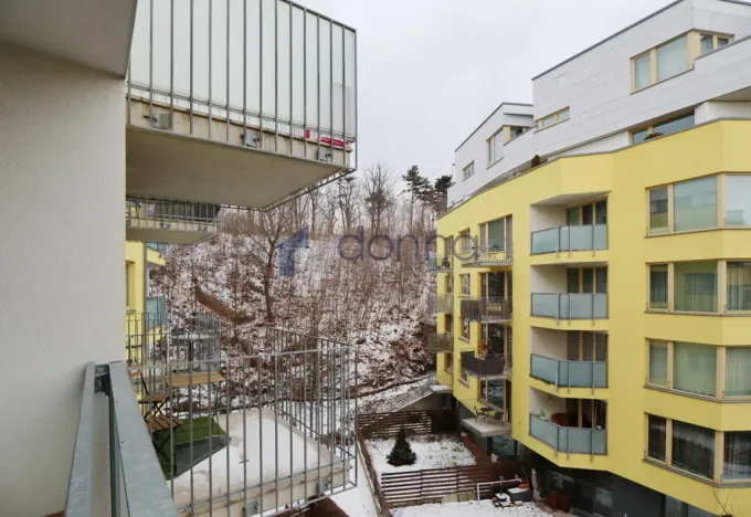 Pronájem bytu 2+kk, Praha, Jeseniova, 56 m2