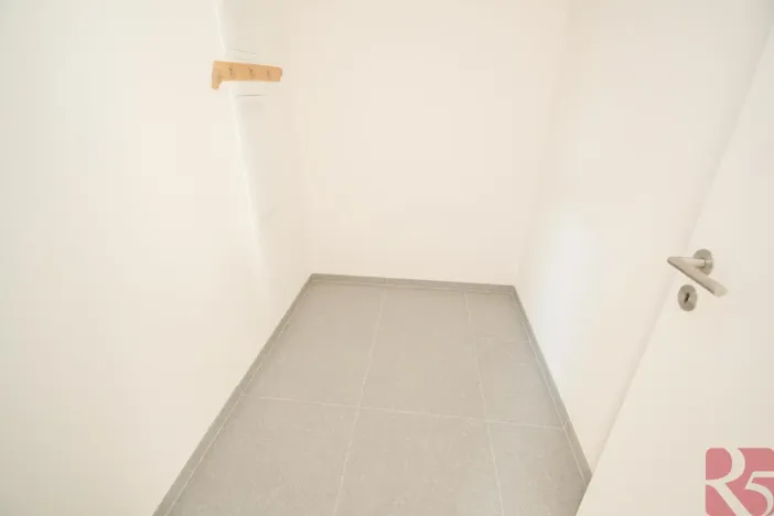 Pronájem bytu 2+kk, Praha - Modřany, Kolmanova, 52 m2