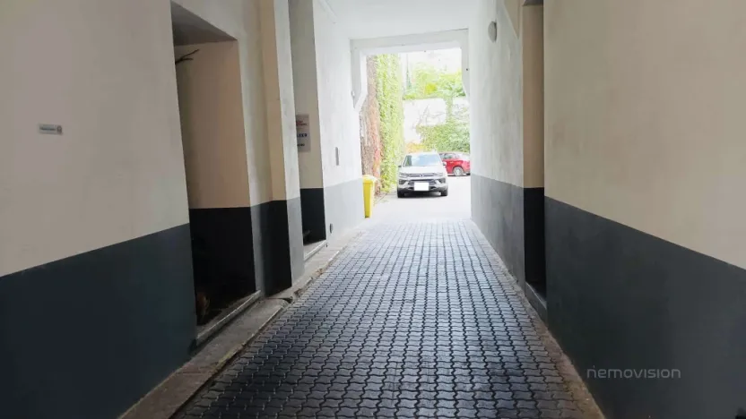 Pronájem garážového stání, Brno - Zábrdovice, Stará, 14 m2