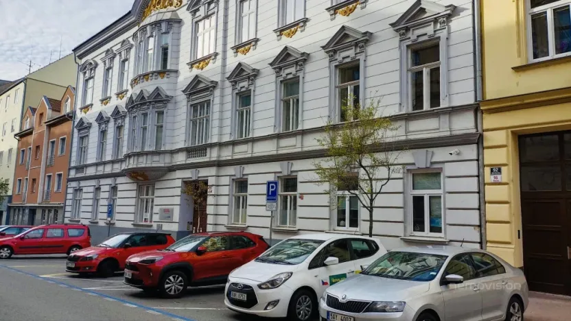 Pronájem garážového stání, Brno - Zábrdovice, Stará, 14 m2