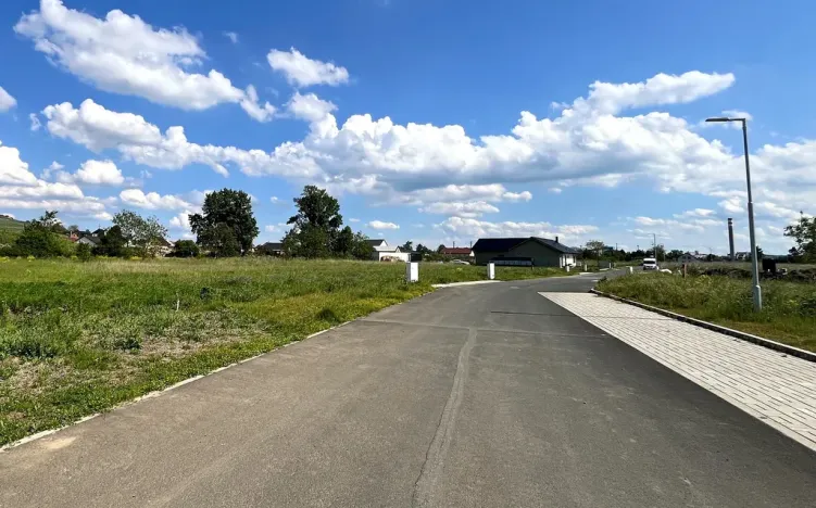 Prodej pozemku, Píšťany, 828 m2