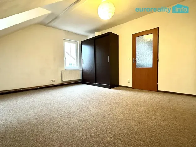 Pronájem bytu 2+kk, Karlovy Vary, Plzeňská, 57 m2