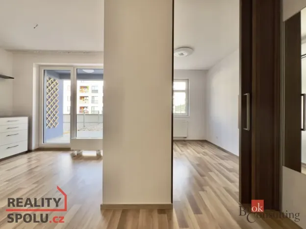 Pronájem bytu 2+kk, Praha - Uhříněves, Karla Guta, 37 m2