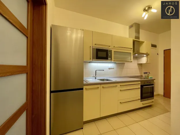 Pronájem bytu 1+1, Praha - Karlín, Sokolovská, 34 m2