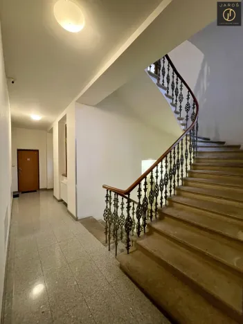 Pronájem bytu 1+1, Praha - Karlín, Sokolovská, 34 m2