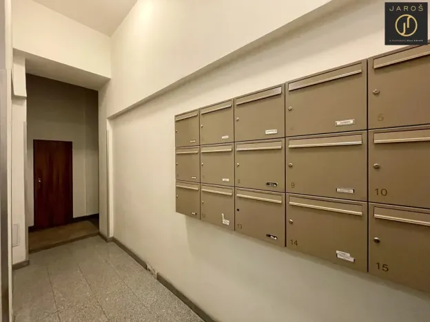 Pronájem bytu 1+1, Praha - Karlín, Sokolovská, 34 m2