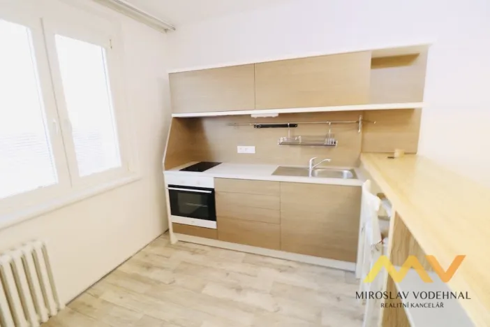 Pronájem bytu 2+kk, Hradec Králové - Nový Hradec Králové, třída Edvarda Beneše, 41 m2