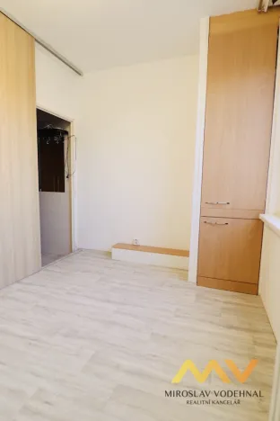 Pronájem bytu 2+kk, Hradec Králové - Nový Hradec Králové, třída Edvarda Beneše, 41 m2