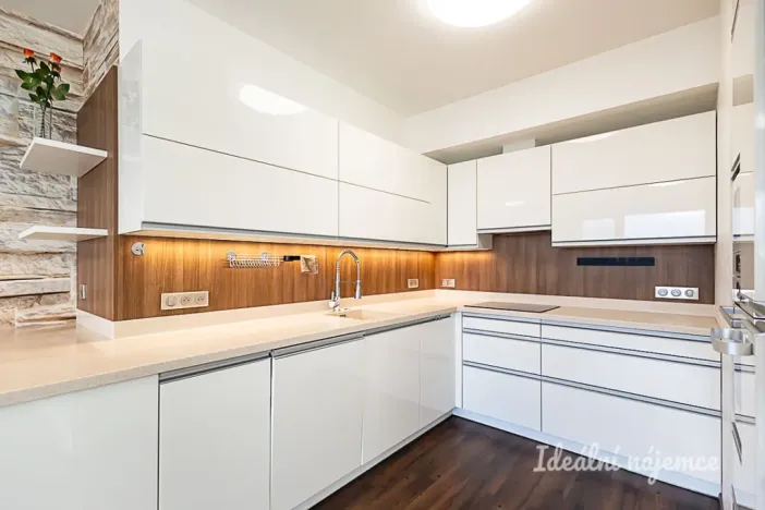 Pronájem bytu 4+kk, Praha - Strašnice, Zvěřinova, 112 m2
