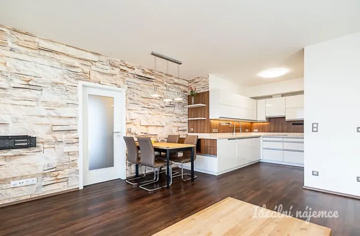 Pronájem bytu 4+kk, Praha - Strašnice, Zvěřinova, 112 m2