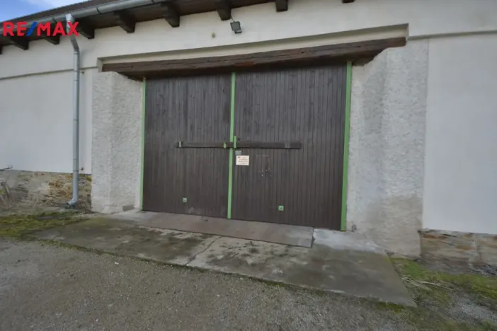 Pronájem garážového stání, Opočno, Podzámčí, 590 m2