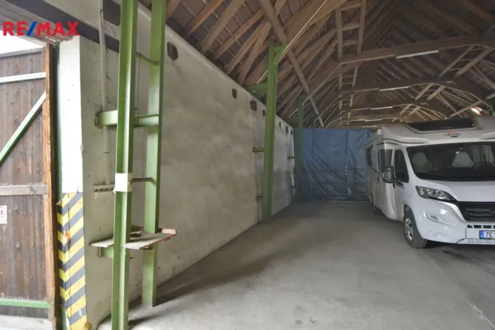Pronájem garážového stání, Opočno, Podzámčí, 590 m2