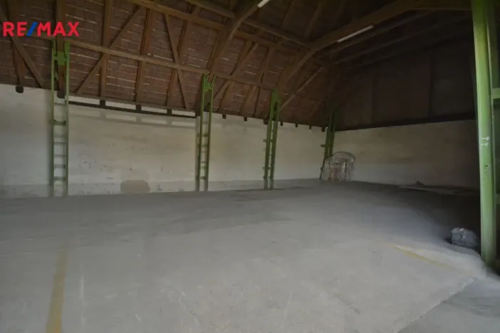 Pronájem garážového stání, Opočno, Podzámčí, 590 m2