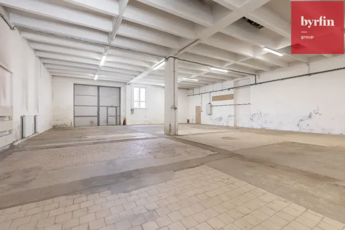 Prodej výrobních prostor, Krnov, Lidická, 12420 m2