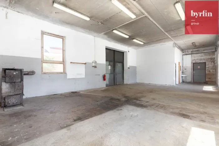 Prodej výrobních prostor, Krnov, Lidická, 12420 m2