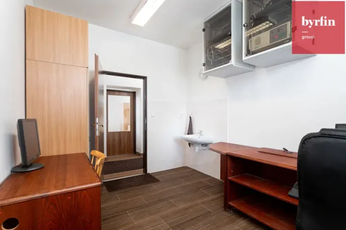 Prodej výrobních prostor, Krnov, Lidická, 12420 m2