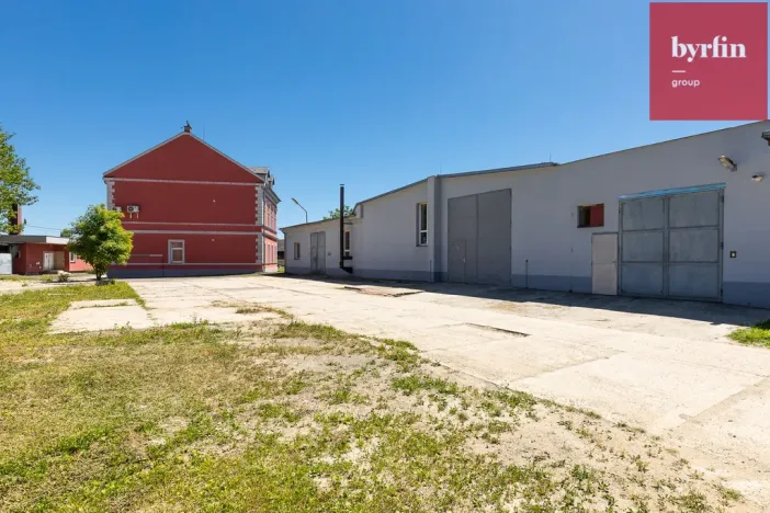 Prodej výrobních prostor, Krnov, Lidická, 12420 m2