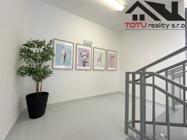 Pronájem kanceláře, Jaroměř, Jezbinská, 208 m2