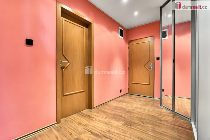 Prodej bytu 3+kk, Nová Role, Pod Nádražím, 67 m2