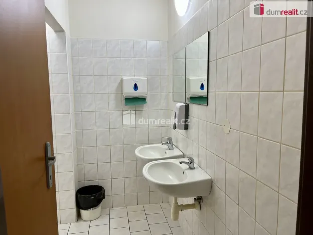 Pronájem obchodního prostoru, Karlovy Vary - Rybáře, U Koupaliště, 208 m2