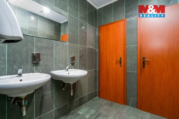 Pronájem obchodního prostoru, Praha, Trnkovo náměstí, 324 m2