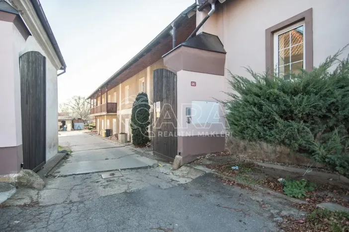 Pronájem skladu, Hostivice, nám. 1. máje, 260 m2