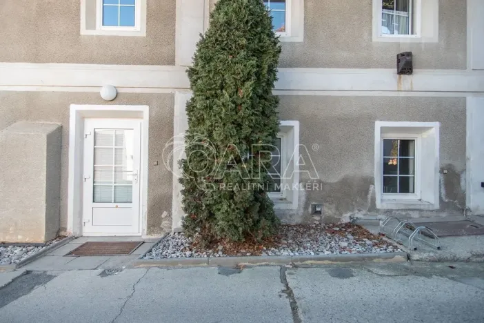 Pronájem skladu, Hostivice, nám. 1. máje, 260 m2