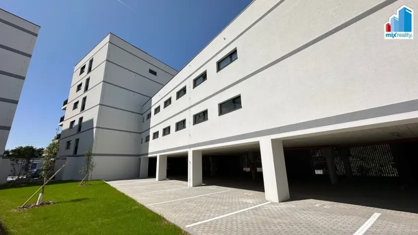 Pronájem garážového stání, Plzeň, Pilařská, 12 m2