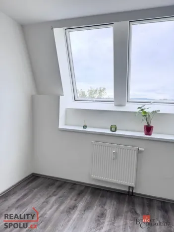 Pronájem bytu 1+kk, Žebrák, Sídliště, 35 m2