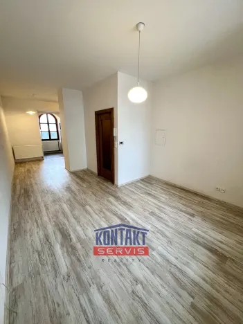 Pronájem bytu 1+kk, Jindřichův Hradec, Kostelní, 36 m2