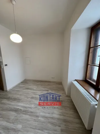 Pronájem bytu 1+kk, Jindřichův Hradec, Kostelní, 36 m2