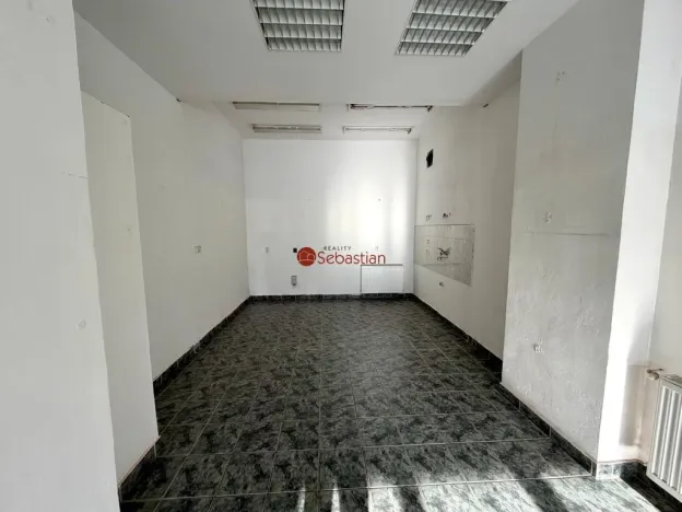 Pronájem obchodního prostoru, Praha - Žižkov, Hartigova, 154 m2